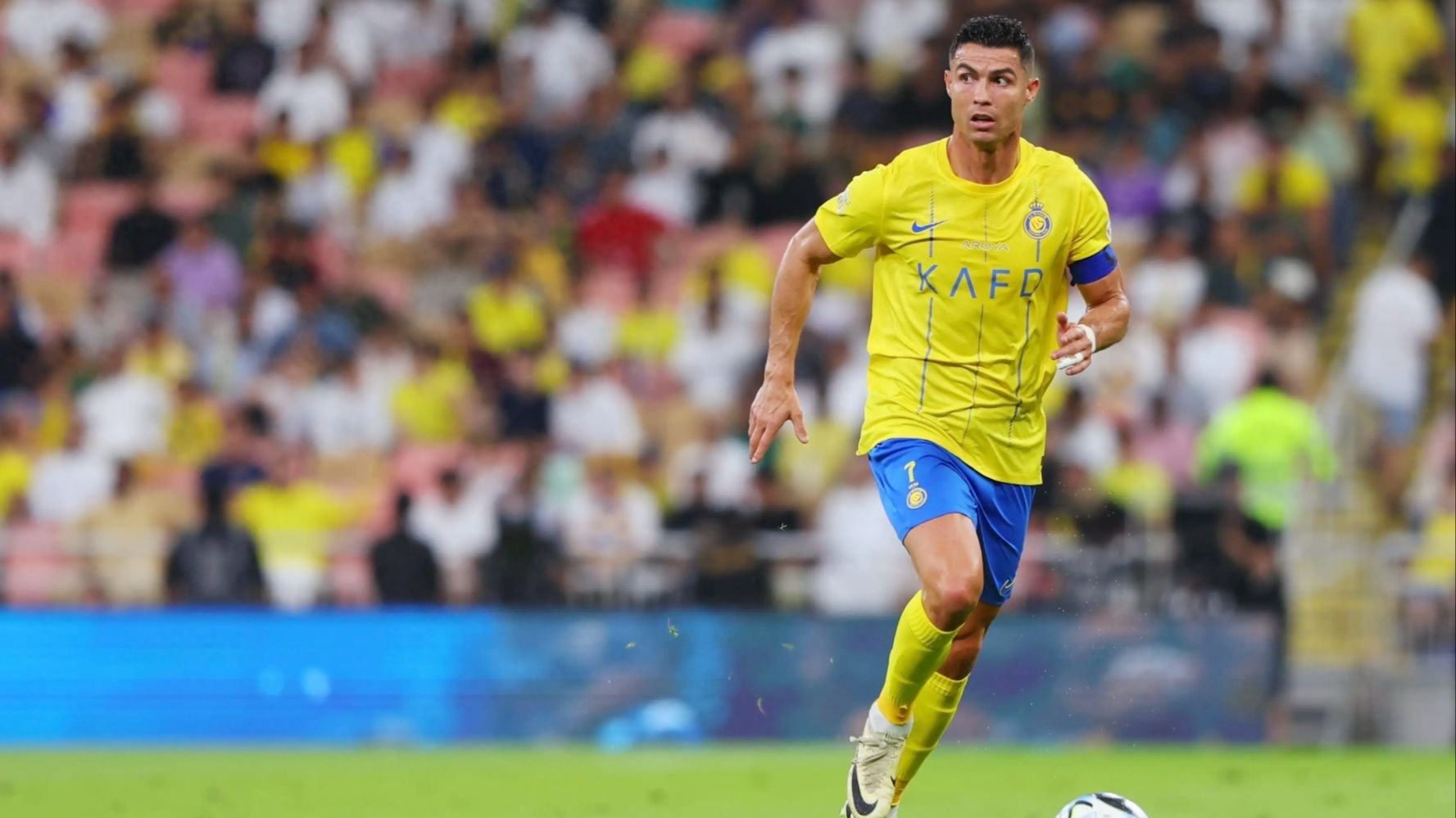 C罗迎来二十赛季出色发挥，日本队观众热烈欢呼！