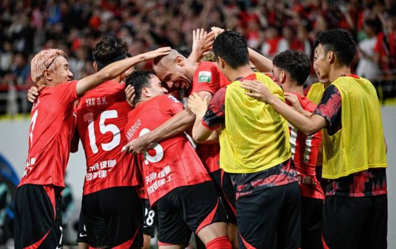 九游娱乐关于转折点！浙江队内部沟通，中超清晨攻防权衡，引发热议，临场指挥获称赞的信息
